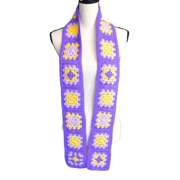 Hand Knit Lavender Granny Square Long Neck Scarf, NEW Never Worn - Picture 2 of 3